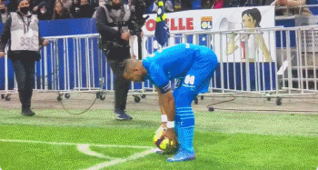 命中率100%！富勒姆前锋劳尔·希门尼斯英超11次点球全进（英超点球11罚全中！富勒姆前锋劳尔·希门尼斯保持100%命中率）