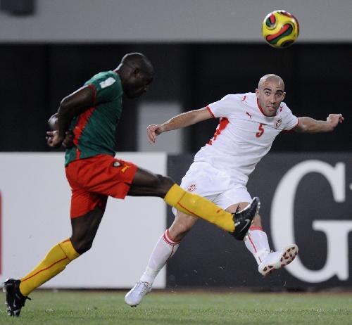 意乙巴里队客场0-5惨败，在返程航班上球迷与球员发生冲突（意乙巴里客场0-5失利，返程航班上球迷与球员爆发冲突）