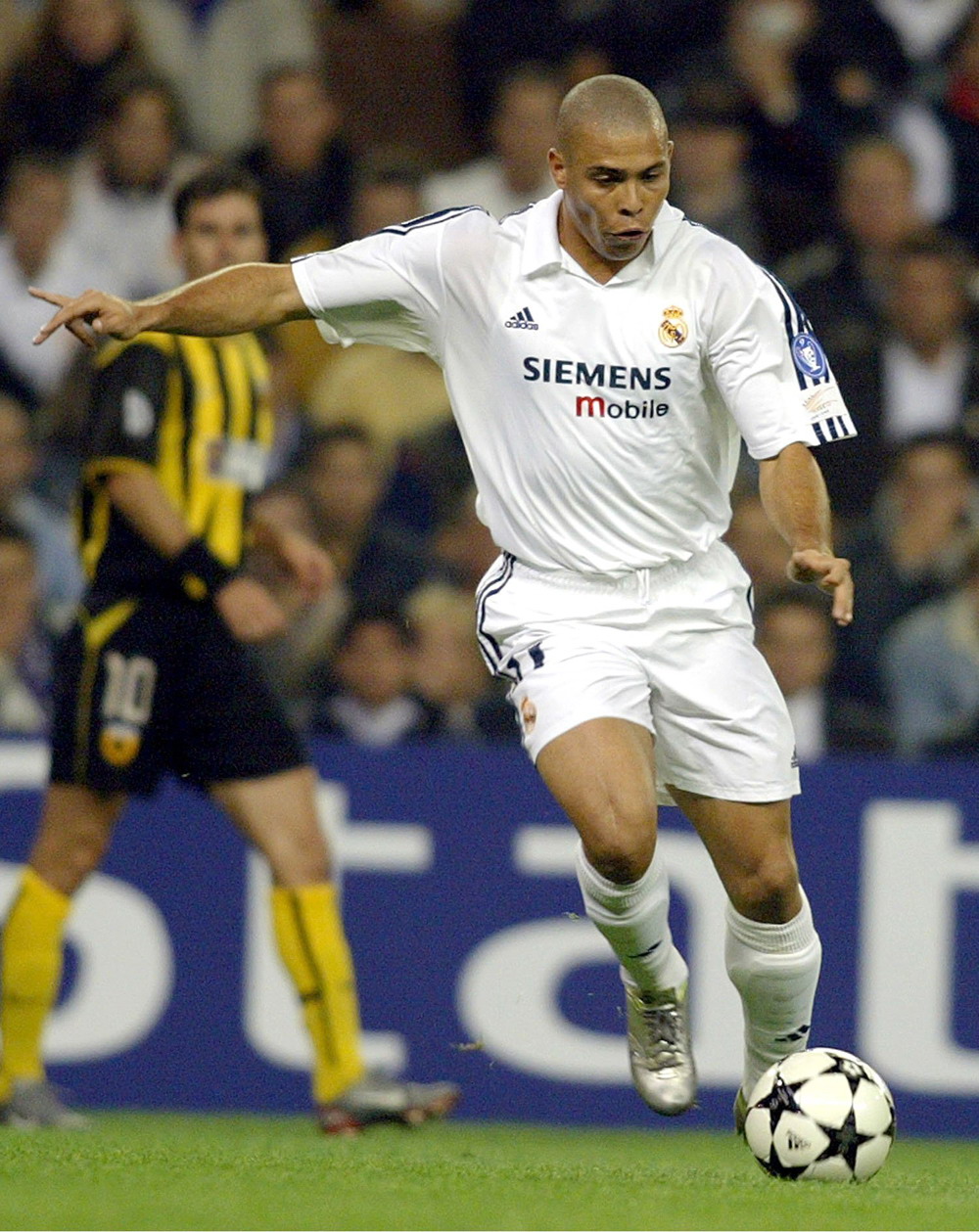 安哥拉队创造历史突破（安哥拉队谱写历史新篇章）