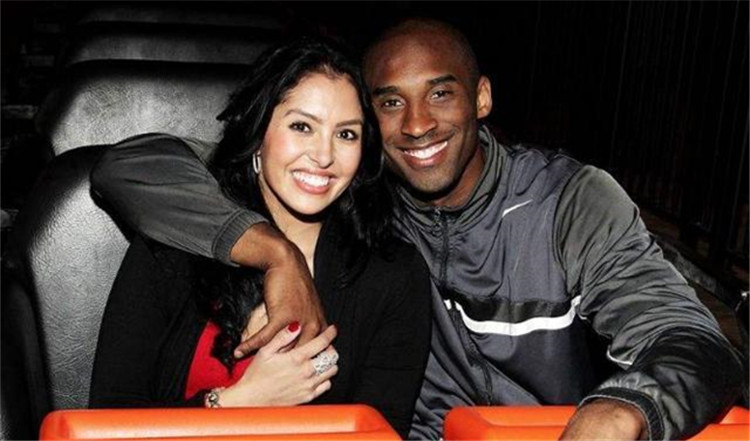 射门时致弗朗西斯重伤，田中碧被换下后立即找到加纳主帅道歉（射门致弗朗西斯重伤，田中碧被换下后当面向加纳主帅致歉）