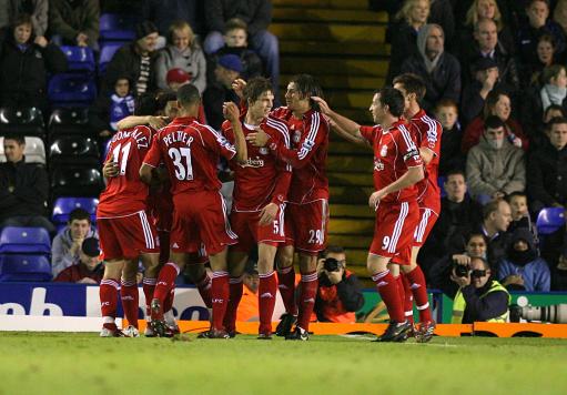 山东队双塔统治篮下（山东双塔称霸内线）