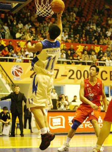 图片报：拜仁17岁小将吉布森因违反规定被送回母队翁特哈兴（德媒：拜仁17岁小将吉布森因违纪被遣返回母队翁特哈兴）