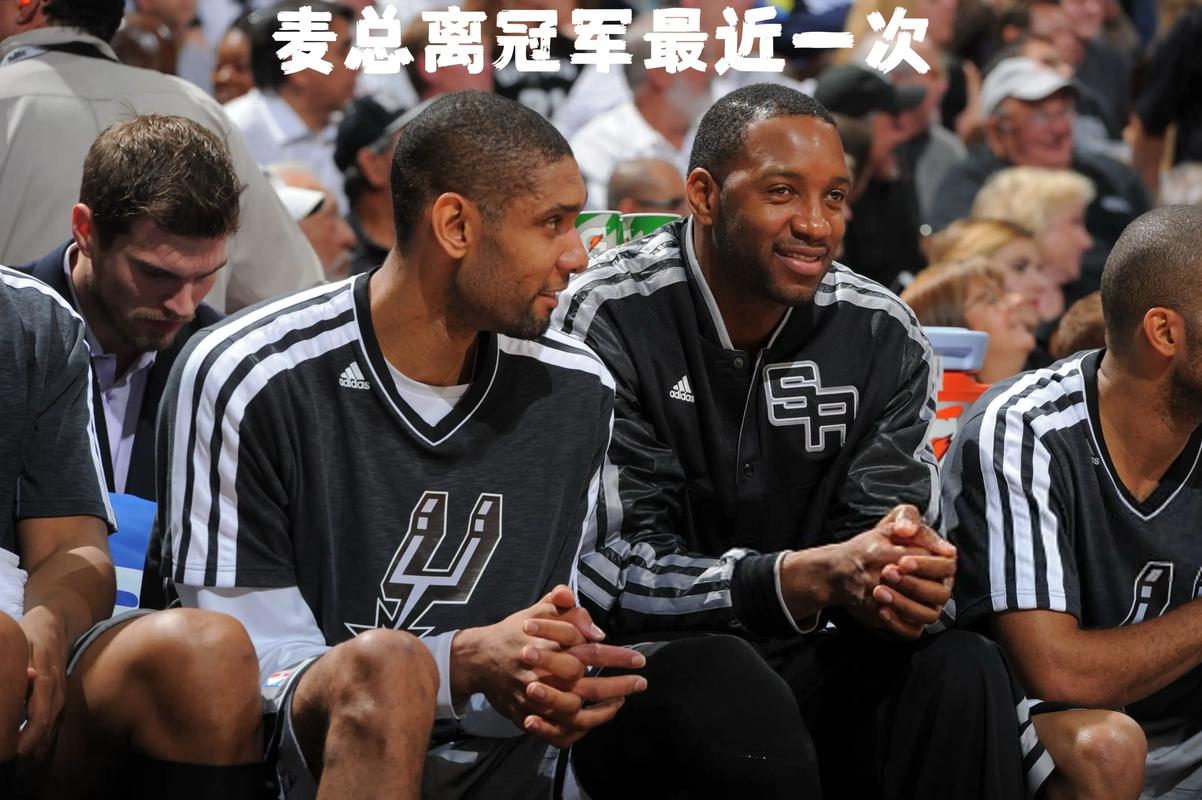 跟队记者：米兰将在周五和维尔图斯恩泰拉进行友谊赛（记者：米兰周五将与维尔图斯恩泰拉进行热身赛）