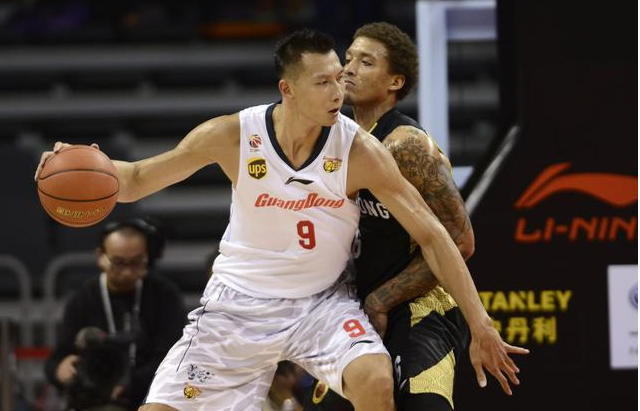 国际比赛日阵容公布 球迷关注（国际比赛日大名单出炉，球迷热议）