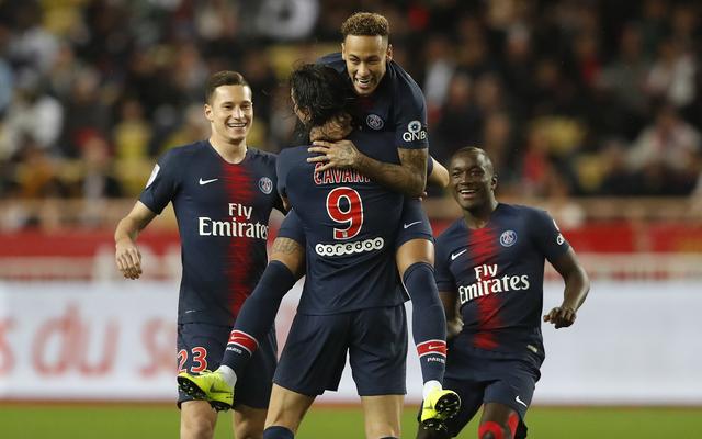 说了啥？卢克曼在被换下时与主教练尤里奇发生口角冲突（被换下不满，卢克曼与主帅尤里奇场边爆发口角）